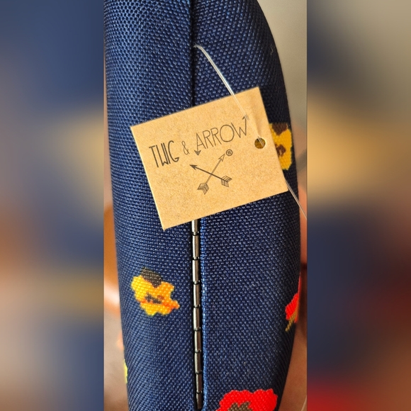 NWT TWIG&ARROW Floral eyeglasses Case 6.5" Tall - Picture 14 of 14